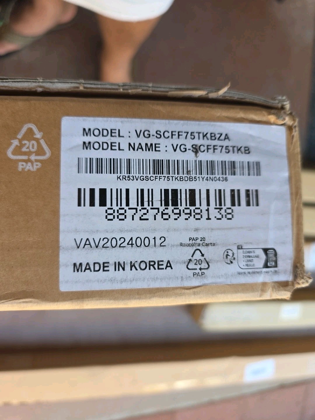 Samsung 75" The Frame Customizable Bezel, Modern Teak - VG-SCFF75TKBZA (2025)