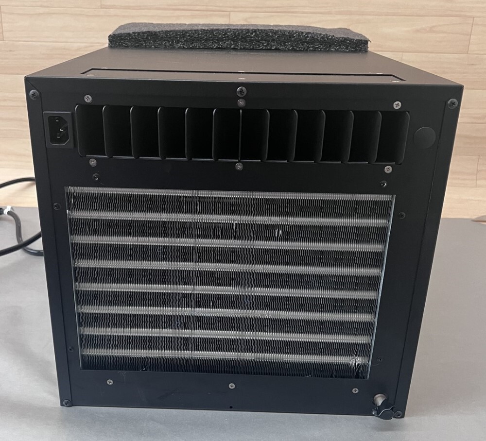 CellarPro 2000VSi 115V 60Hz 4.02A Type 2 Cooling Unit (READ)
