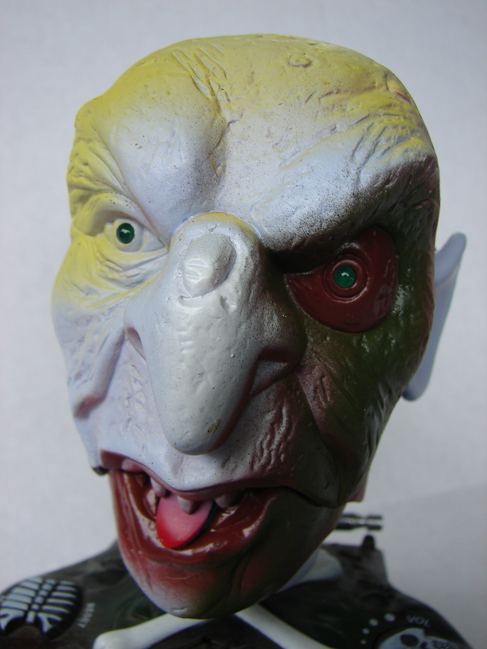 RARE ! HALLOWEEN MONSTER SATAN DEVIL GARGOYLE BOBBLE HEAD FM RADIO EYES LIGHT UP