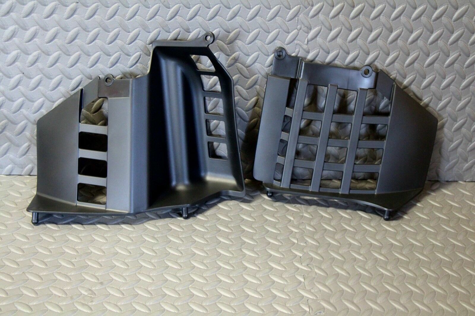 NEW Yamaha Heel Guard Nerf Bar Plastic Banshee 350cc 1987-2006 left + right kit