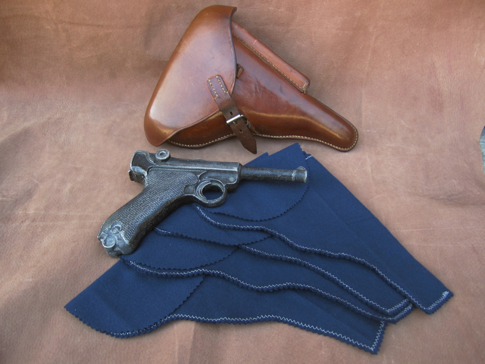 PISTOL SLEEVE PROTECTOR FOR MAUSER WW2 P08 LUGER  FOR HARDSHELL HOLSTER  USE 🔥