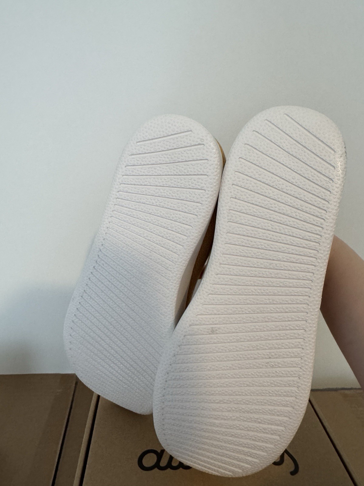 NEW ALLBIRDS TREE LOUNGER LUX HONEY SLIP ON LOAFER SHOES YELLOW MENS SIZE 10