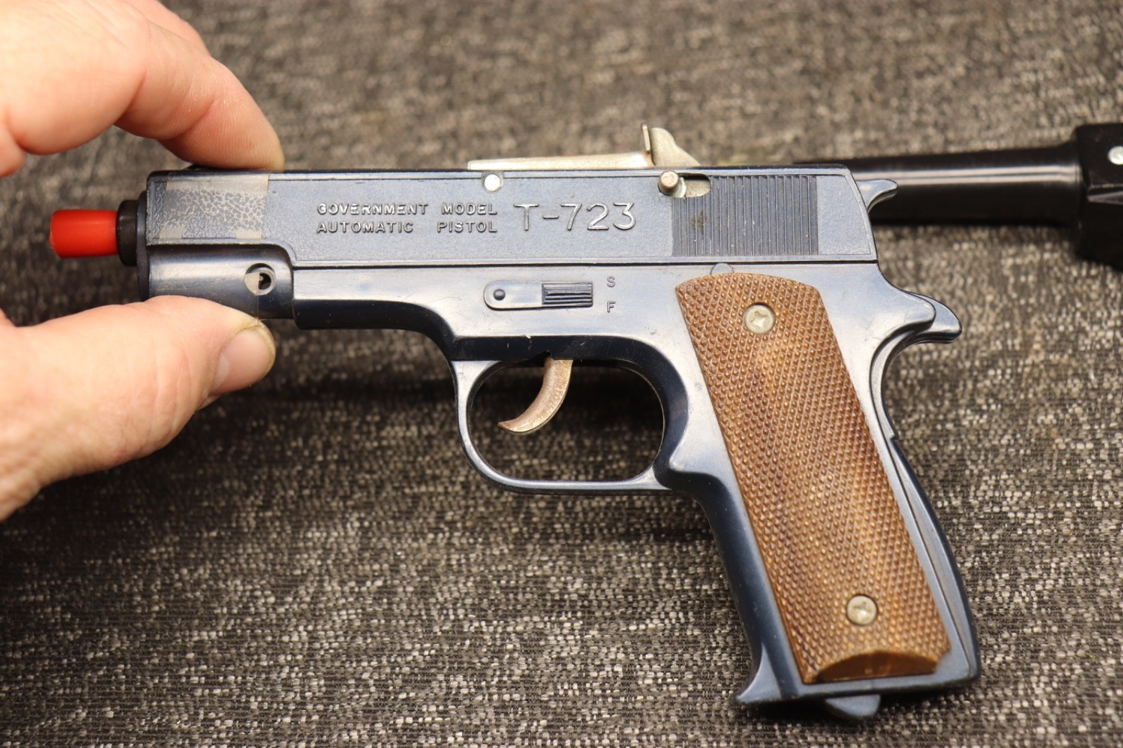 2 Vintage ZEE Toys Government Model Auto & Magna 45 Cal Pistol NO. 2107 & T-723