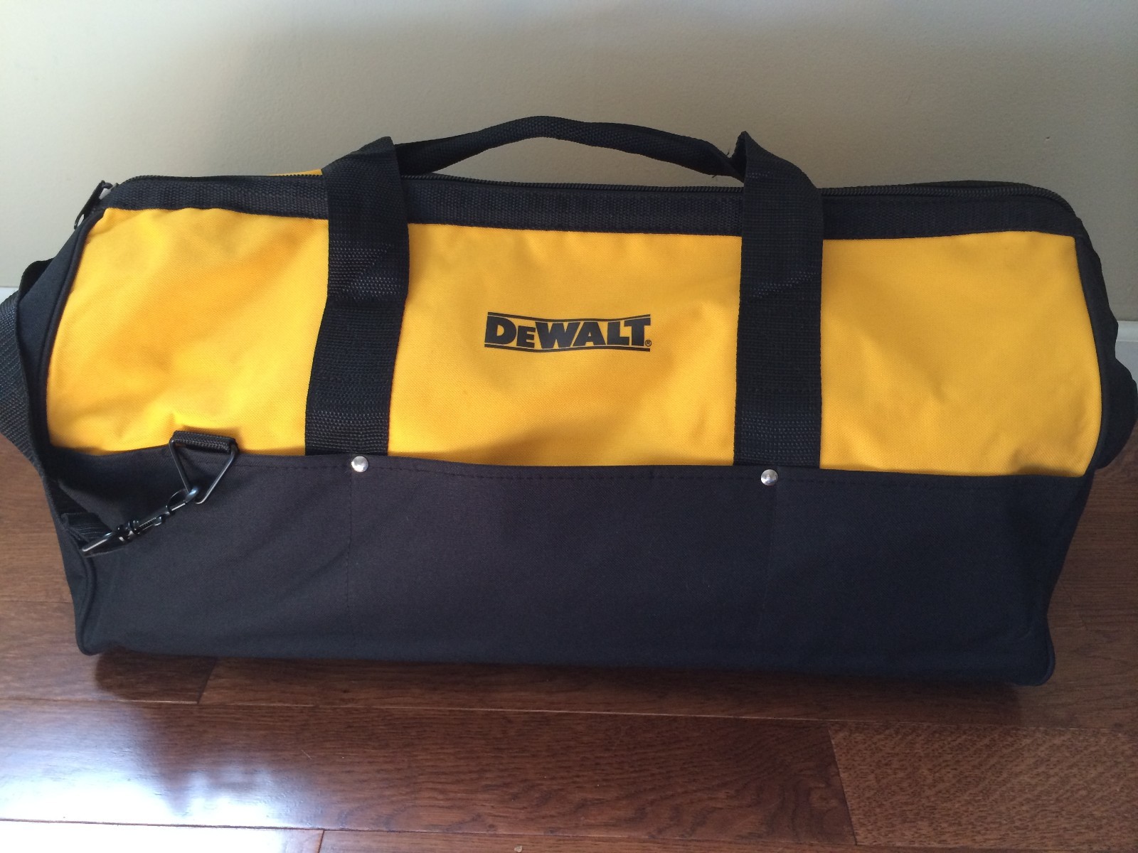 Brand New DeWALT Large Tool Bag Contractor Bag 24"x 12"x 12" Made For 6 Tool Kit