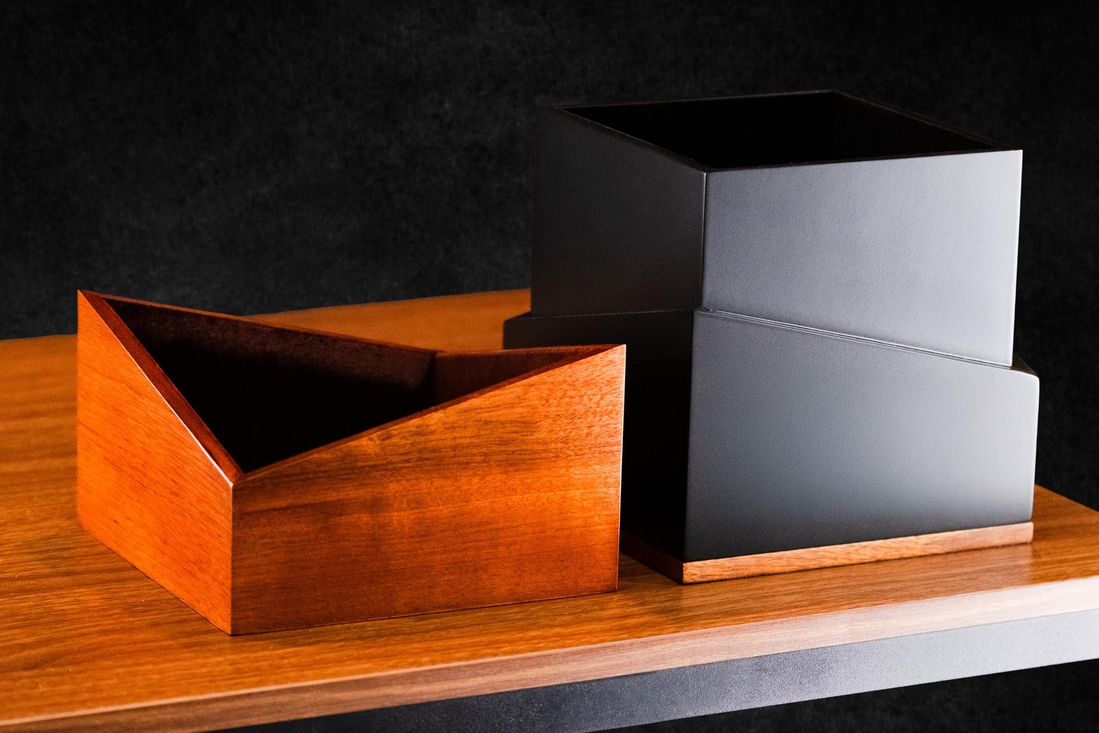 Premium Urn for Ashes Adult Human | Standard, Walnut Wood and Black