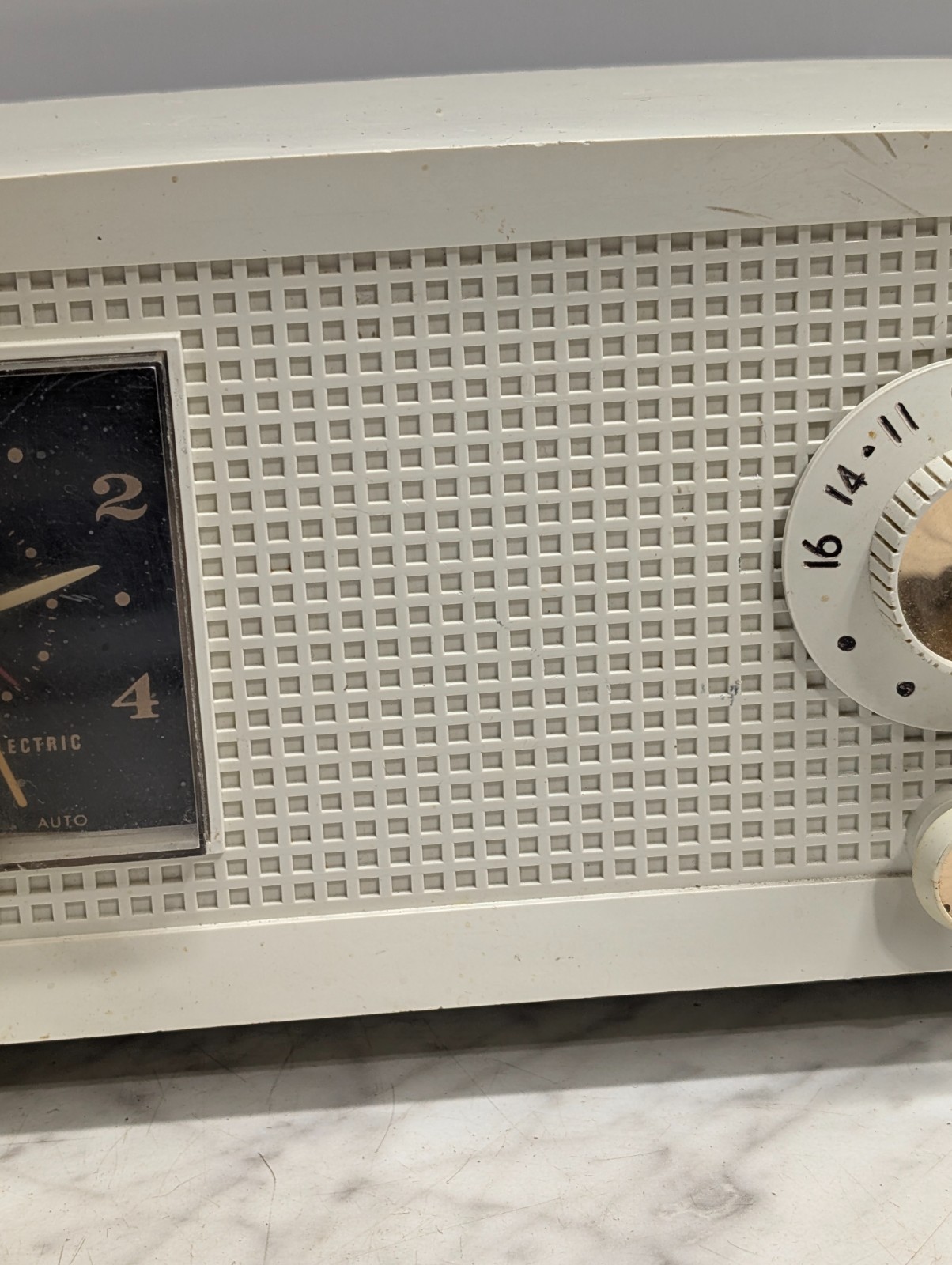 General Electric Model C-402A Tube Radio Clock AM GE Vintage MCM White