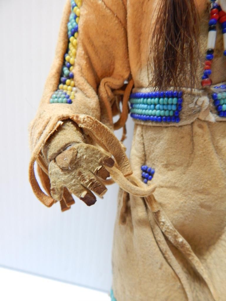 ANTIQUE VINTAGE PIKUNI BLACKFEET PLAINS INDIAN BEADED DOLL - LOTS OF DETAIL