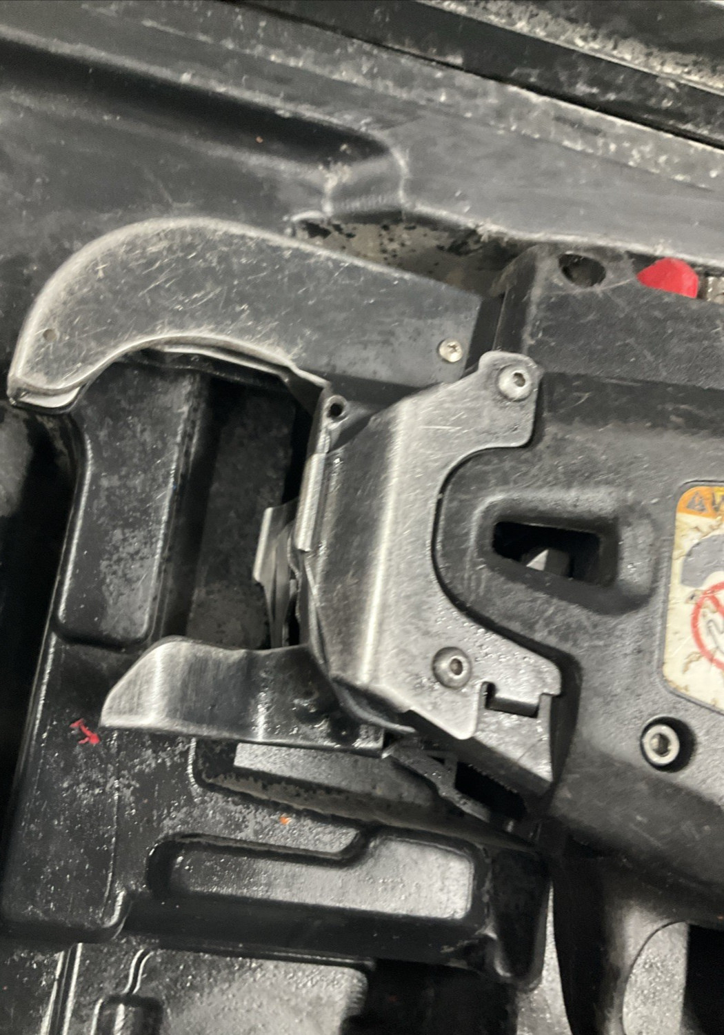 MAX RB398 Rebar Tying Tool 14.4V Cordless Rebar Tier Gun w/ Charger Case