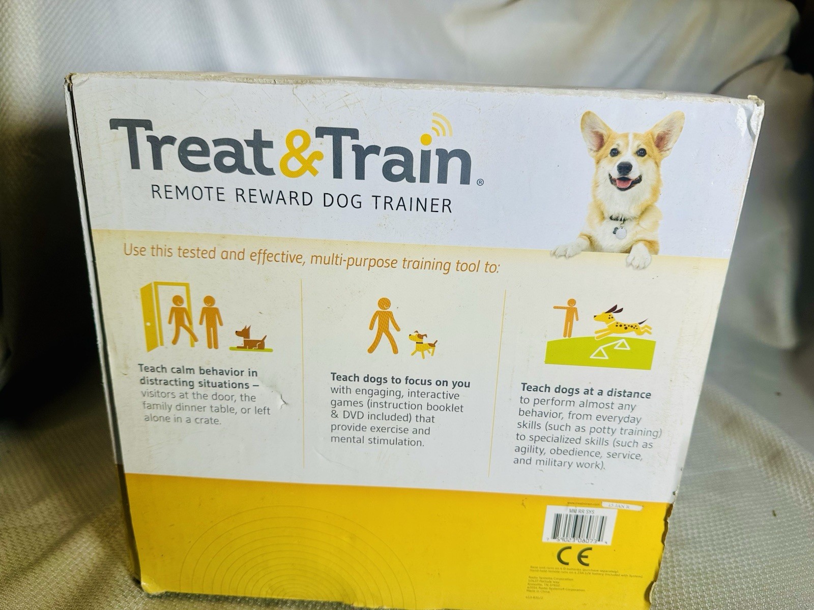 NEW RARE TREAT & TRAIN Remote Treat Dispensing Dog Training System COMPLETE