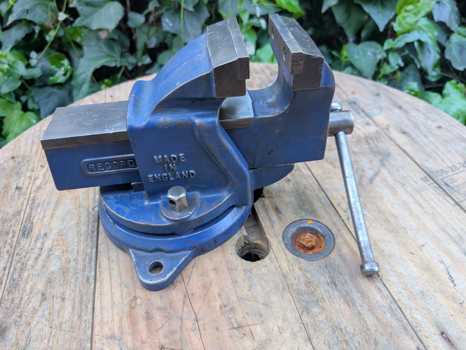 Record No. 3 Vise & Swivel Base, 4" Jaws. Made In Sheffield England, 37.6 lbs.