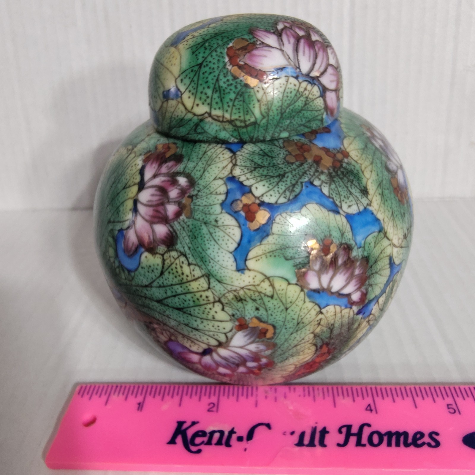 VTG CPC Macau Hand Painted Porcelain Ginger Jar Pink Lotus Floral Lidded 4.5 in
