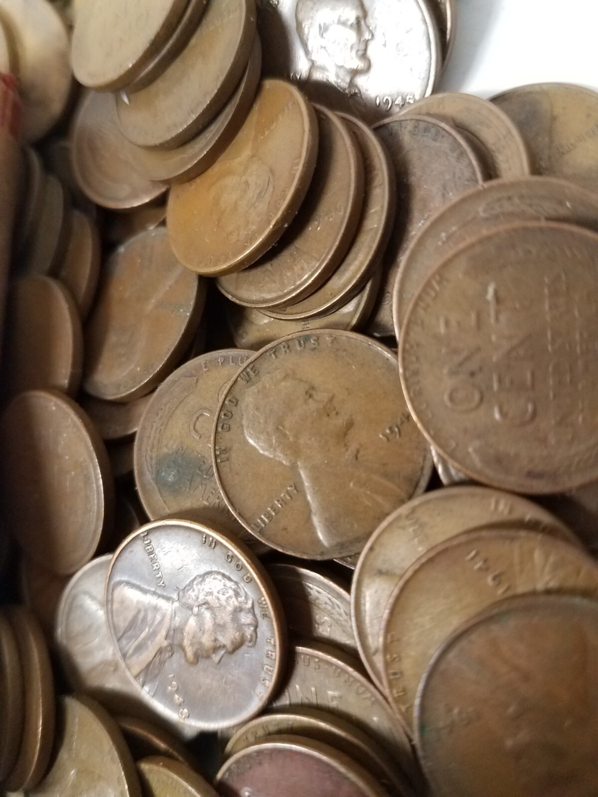 A1324049M8454 LOT OF 4 WHEAT PENNIES LINCOLN CENT COINS 1940s 76+ YEARS OLD!!!!