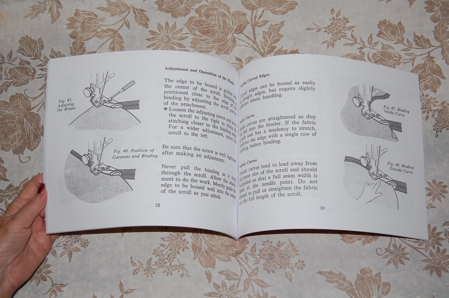 Rare Deluxe-Edition Instruction Manual, Singer Featherweight 221k Sewing Machine