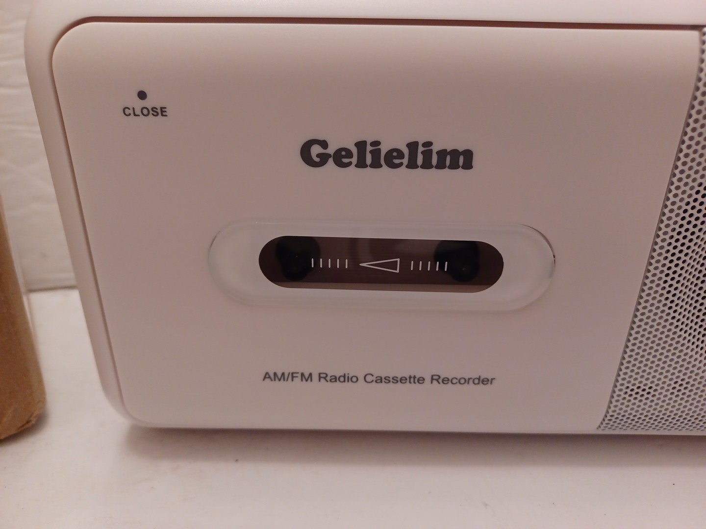 GELIELIM Portable AM/FM Radio Stereo Casette Tape Player/Recorder NEW FREE SHIP