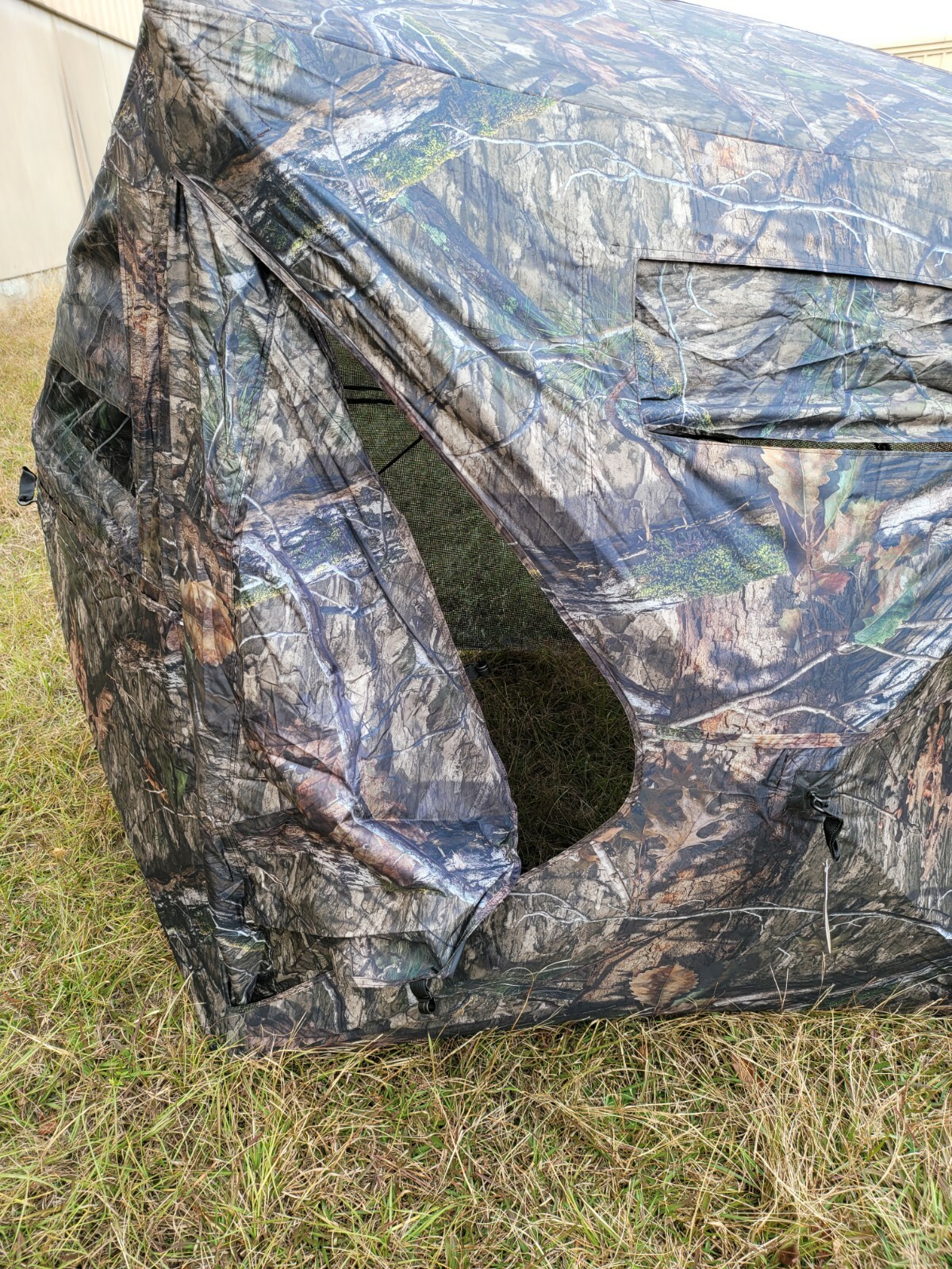 Sports Afield 180 Degree See Through Mossy Oak Camo Ground Blind w/ Chair