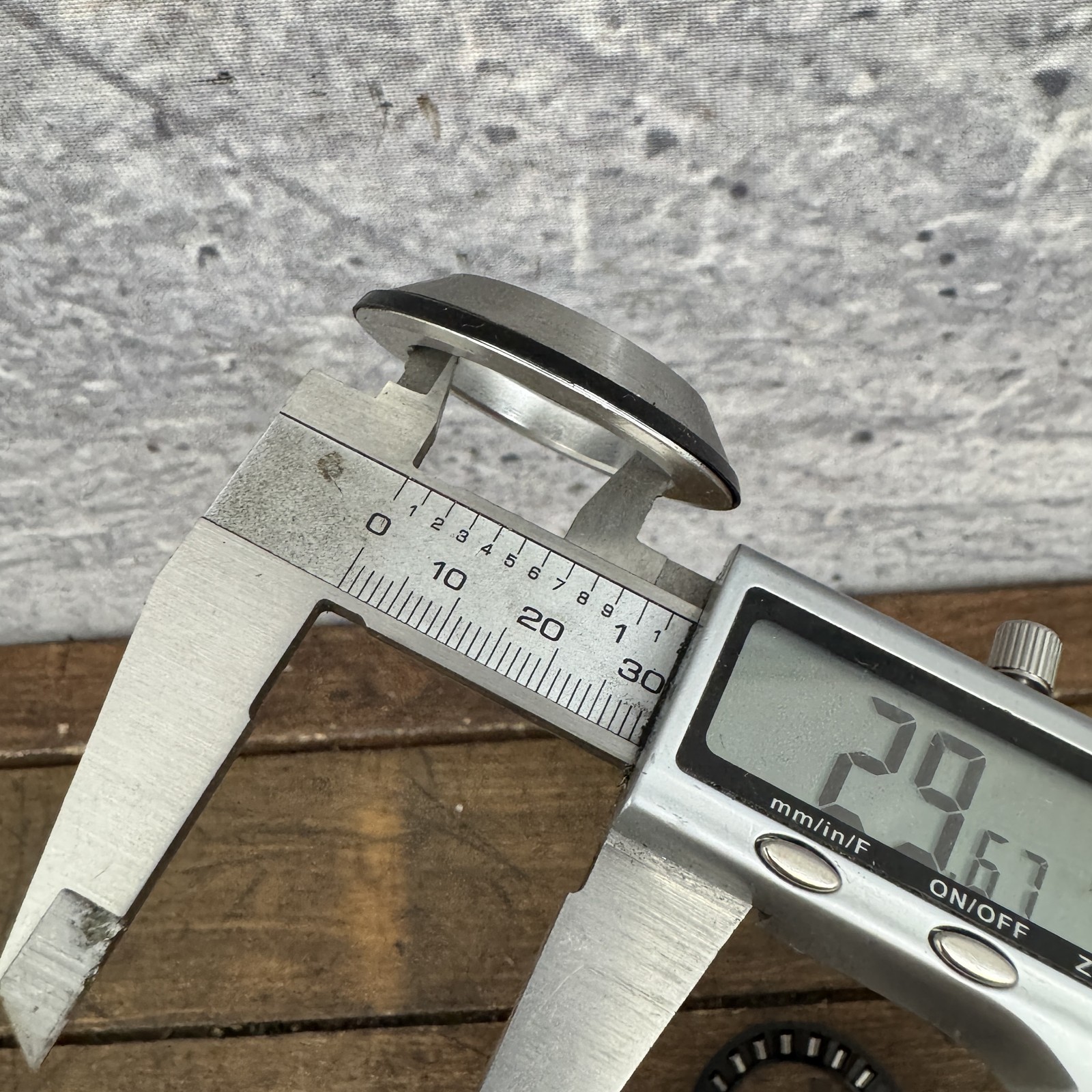 Odyssey Toro Pro 1 1/8 Threaded Headset 34mm 90s MTB Silver NOS Needle Bearings