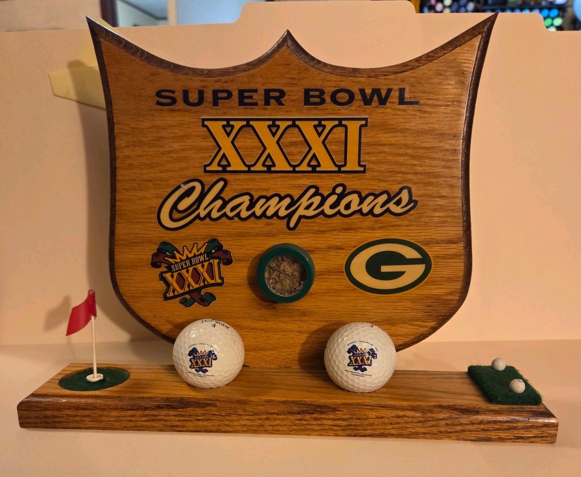 Green Bay Packers Golf Plaque w/ Dirt From  Lambeau, Super Bowl XXXI Golf Balls