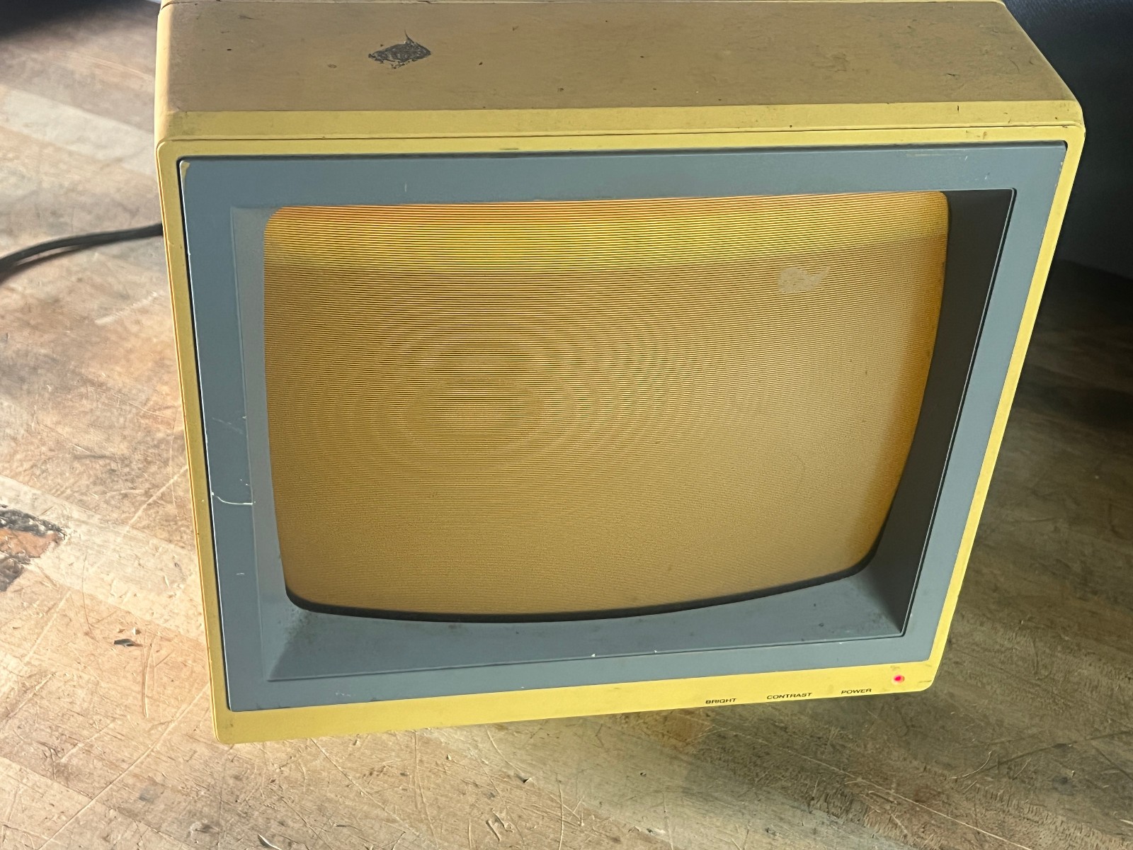 Goldstar MBM-2233 Vintage Monitor for Apple II Atari C64 1984 - 12" screen