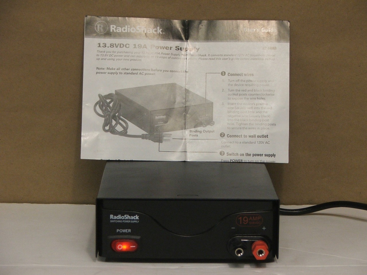 Radio Shack 13.8VDC 19A Power Supply 22-508B - BOXED WITH MANUAL