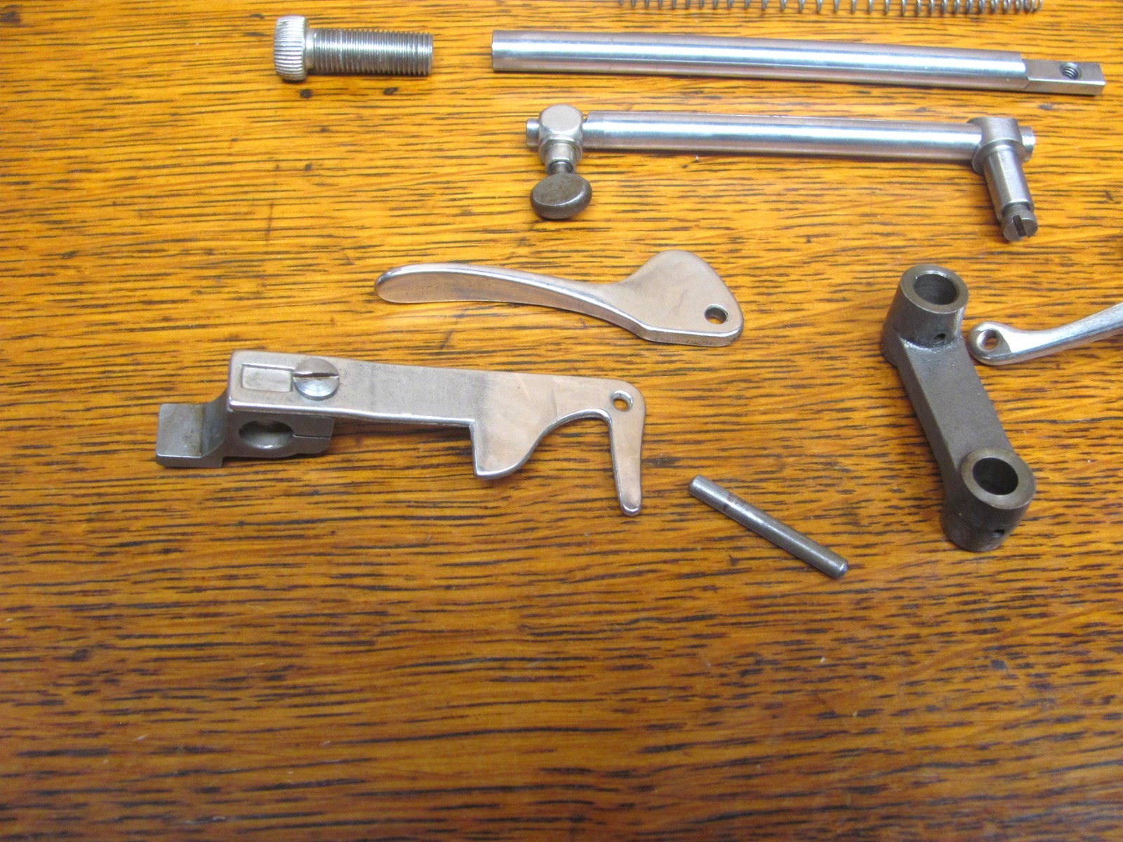 Singer 99 Sewing Machine Part Needle / Presser Bars Thread Take Up Needle Clamp