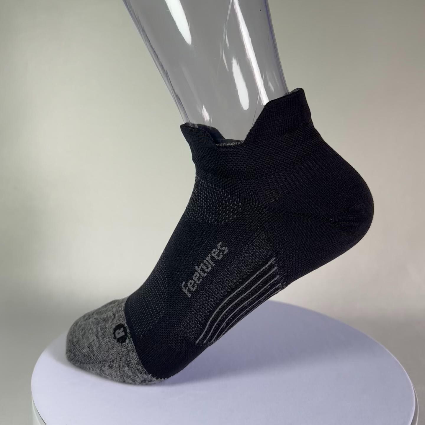 3 Pairs Feetures Women's Elite Ultra Light No Show Tab Socks Black Size M