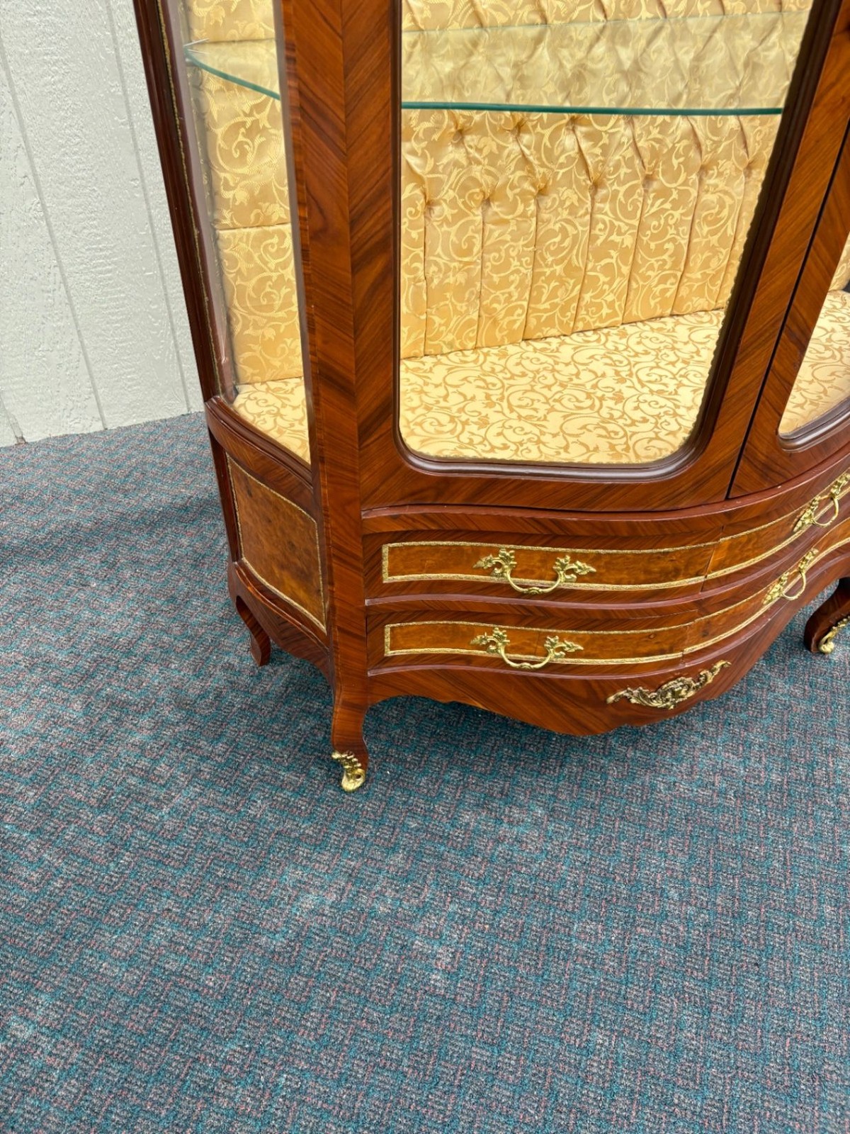 67357 Exquisite Louis XV Style Curio Cabinet with Glass Shelves