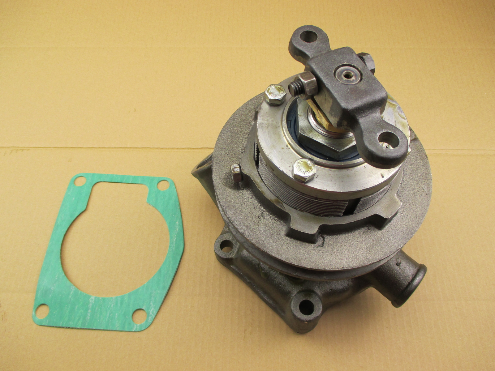 WATER PUMP + GASKET FOR IH INTERNATIONAL 400 450 FARMALL M MD SUPER M-TA