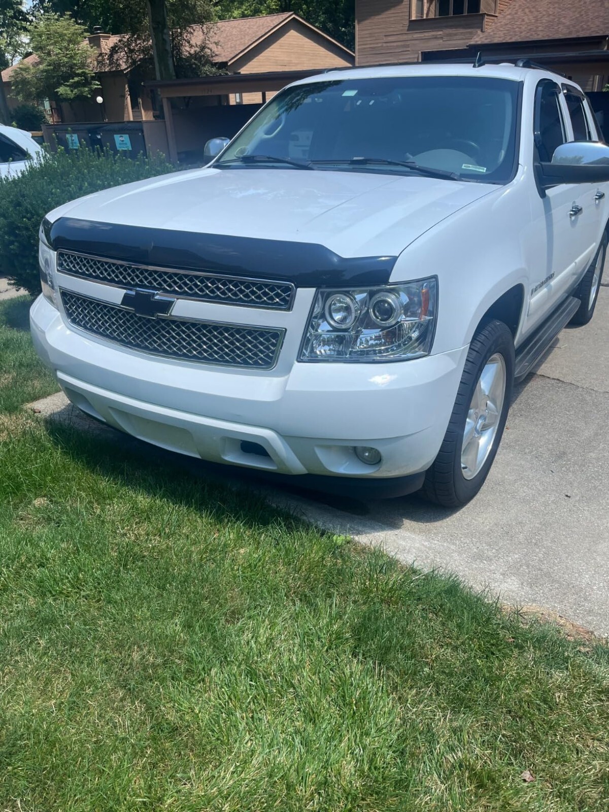 AeroSkin Hood Protector Bug Shield Deflector for 2007-2013 Chevy Tahoe Avalanche