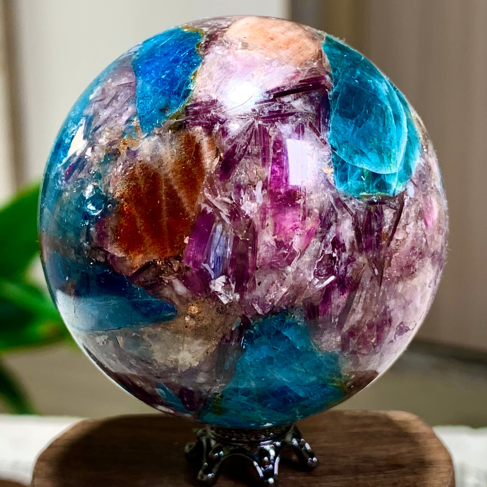 190G Natural Blue Aptite +Sun Stone purple lepidolite Sphere mineral sample