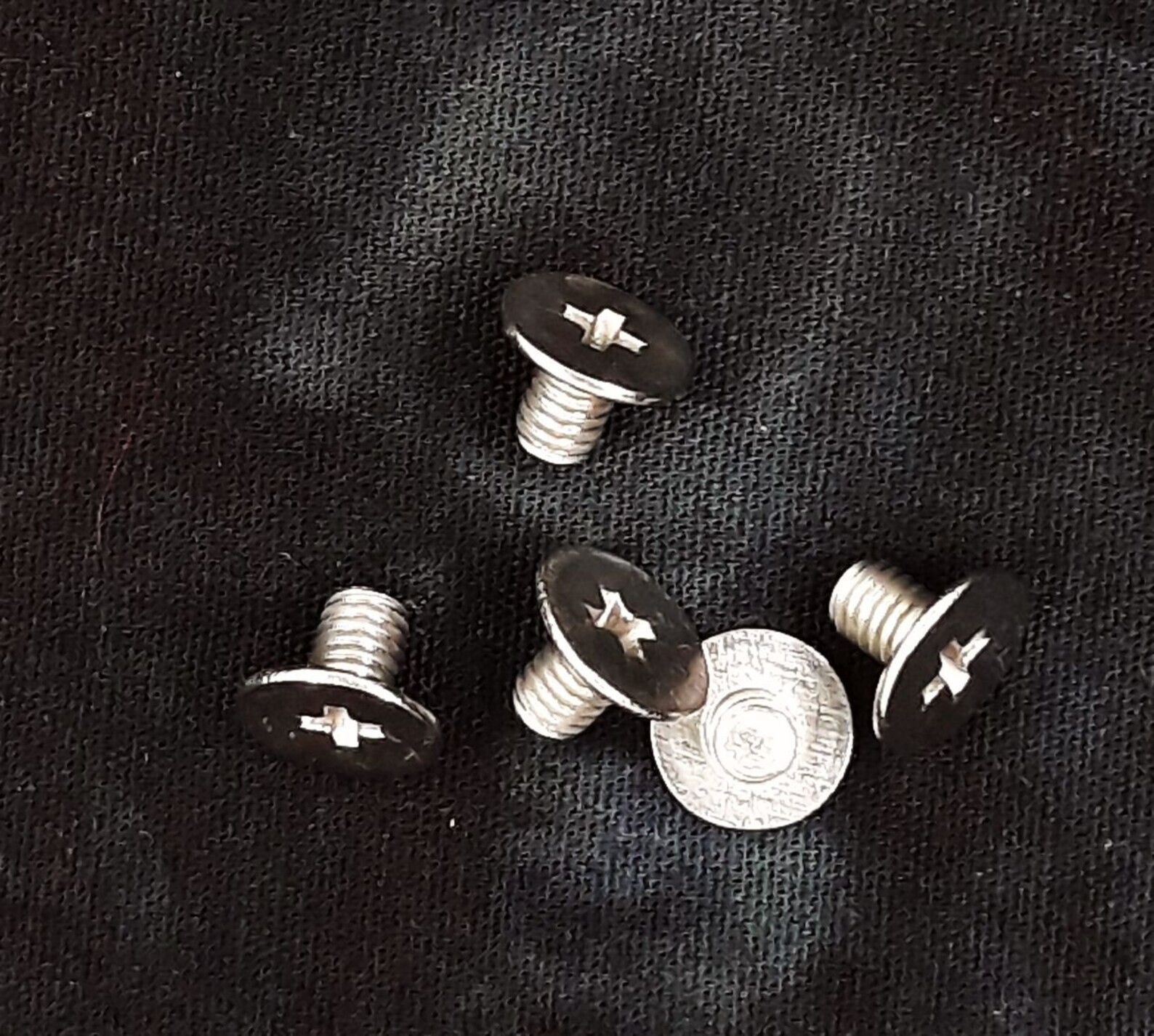 Skull & Crossed Swords Pirate Concho Conchos 1 3/16" Five Count ***Cool !!