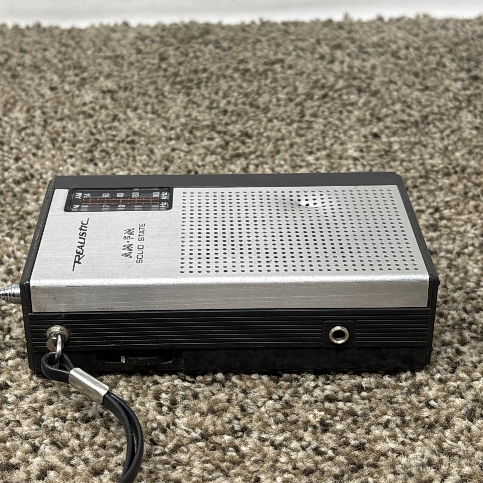 Vintage Radio Shack Realistic 12-602 AM/FM Portable Pocket Radio WORKS