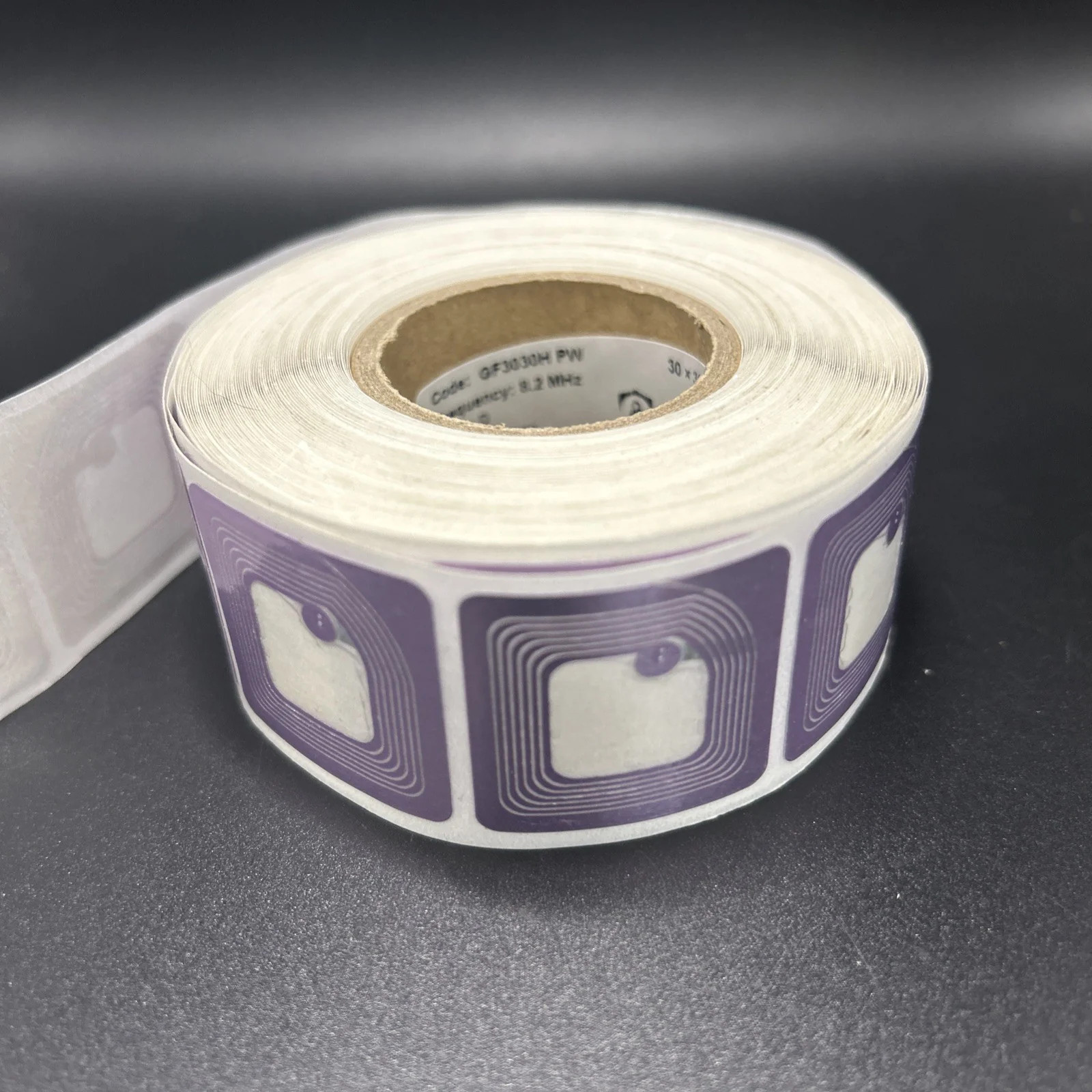 500 PAPER SECURITY STICKER 1.25”x1.25” RF 8.2MHZ BARCODE CHECKPOINT COMPATIBLE