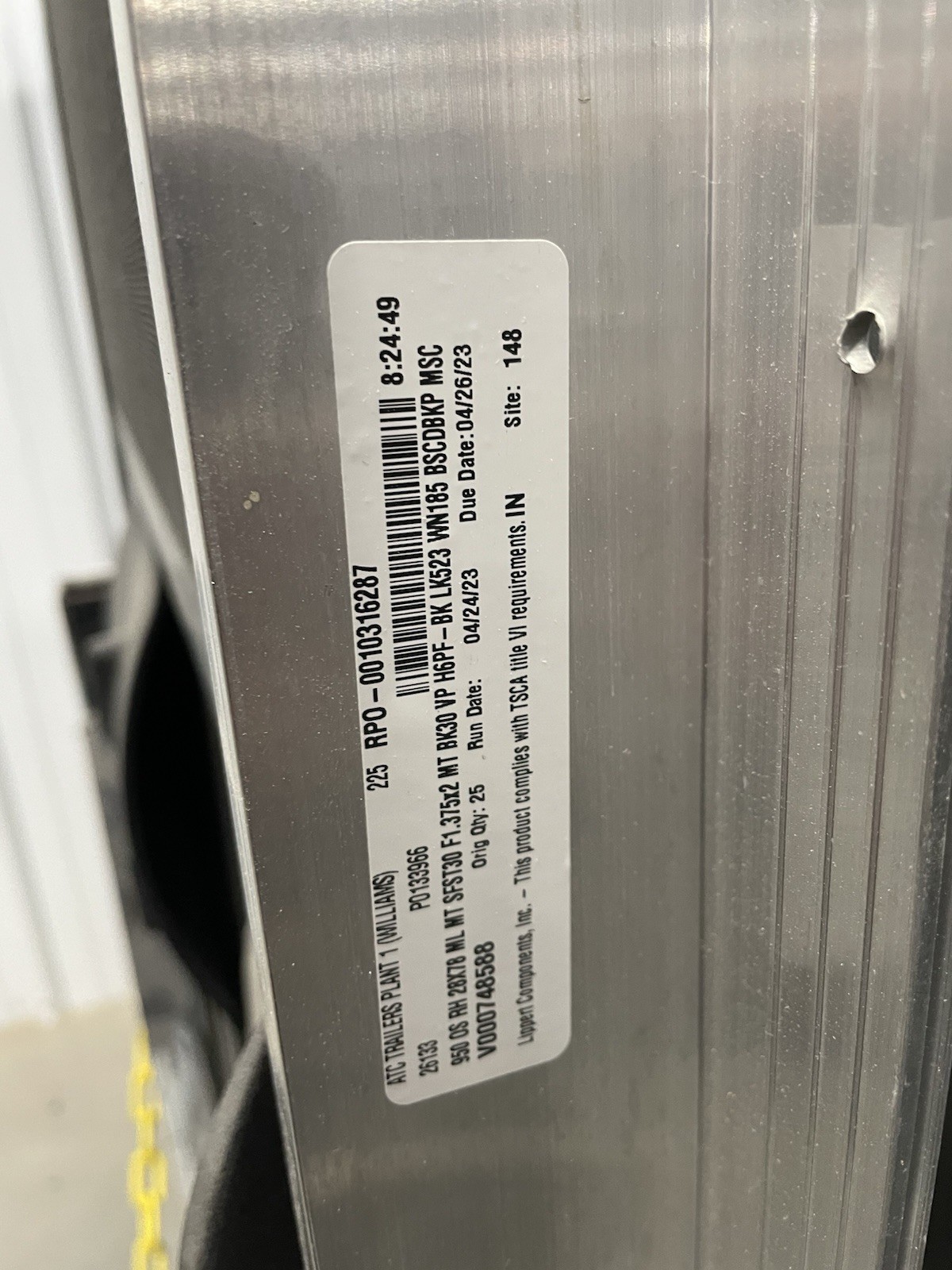 NEW Lippert 950 Series Radius-Corner RV Trailer ENTRY DOOR SCREEN/LATCH 28" x 78