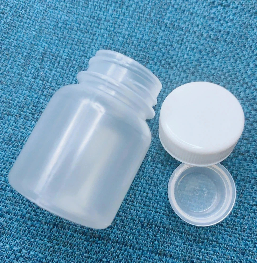 1 dried jasmine leaf on red font yellow blue duong dan don new green tree