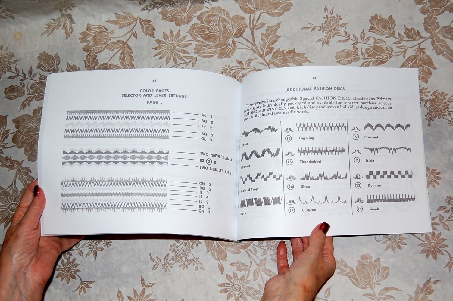 Rare Deluxe-Edition Instructions Manual for Singer 500, 500A Sewing Machines