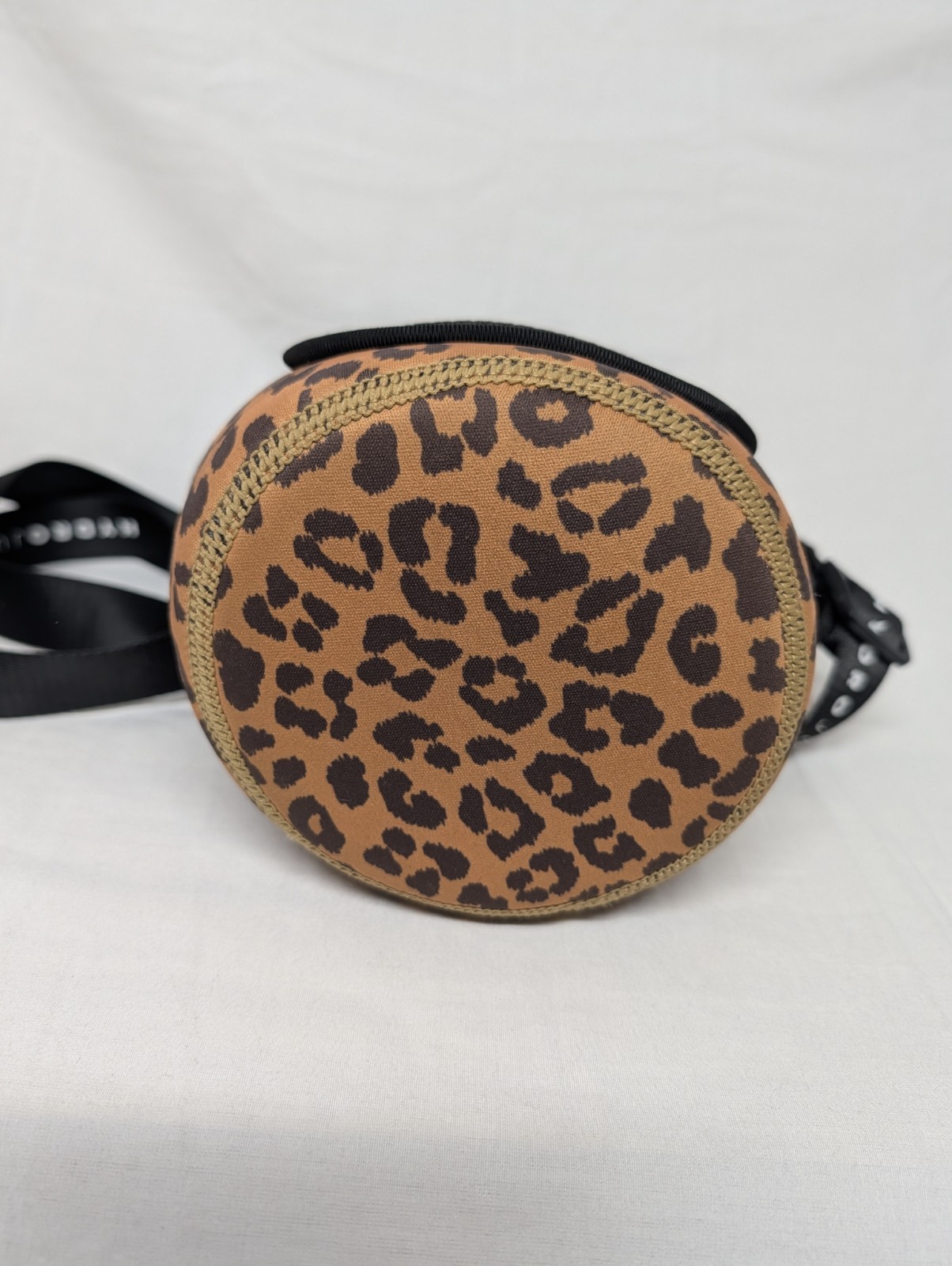 Hydrojug Sleeve With Black Strap Leopard Print