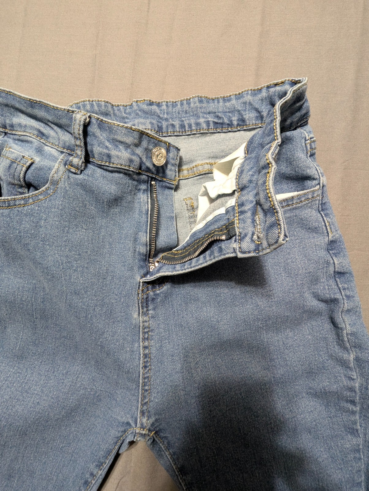 High Rise Flare Jeans with Floral Embroidery - Women’s Large - Y2K Stretch Denim