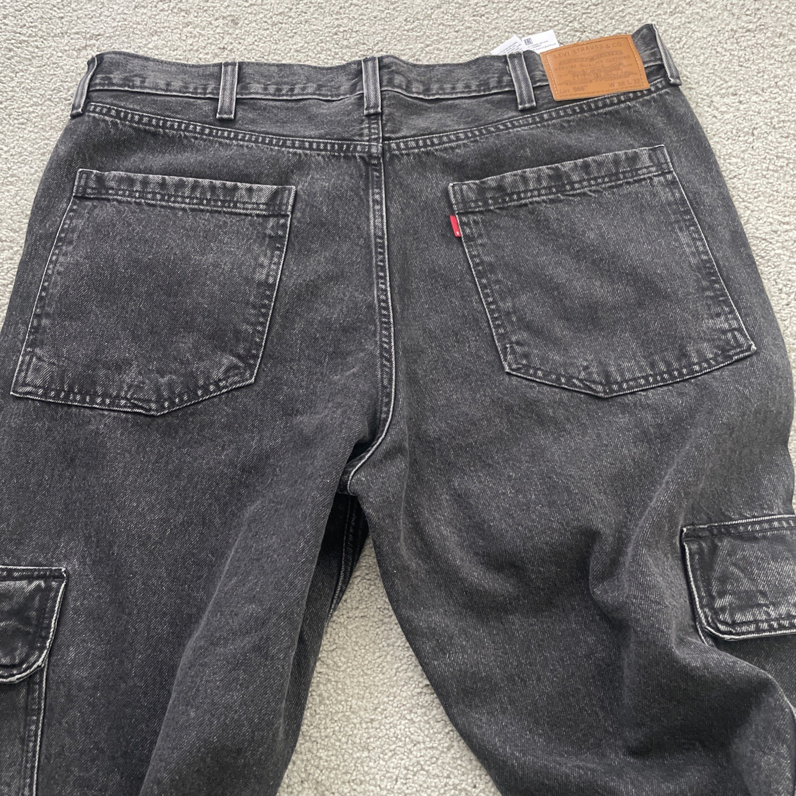 Levi's Premium 568 Loose Cargo Gray Jeans Men’s Tag Size 38x32 Measures 40X32