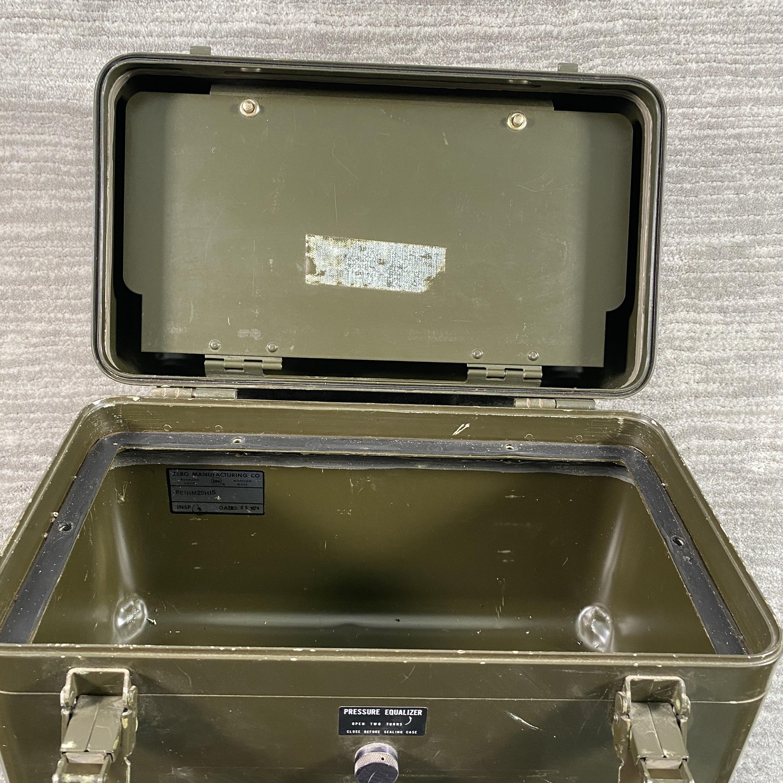 Vintage Zero Manufacturing Military Pressure Equalizer Transit Case 1974 OD