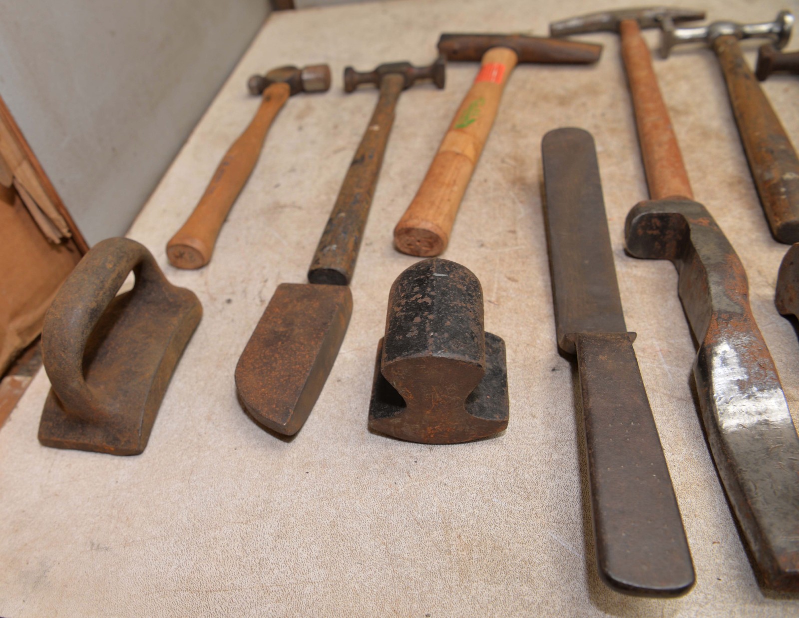 12 vintage autobody dolly spoon hammers & more lead working collectible tool D0