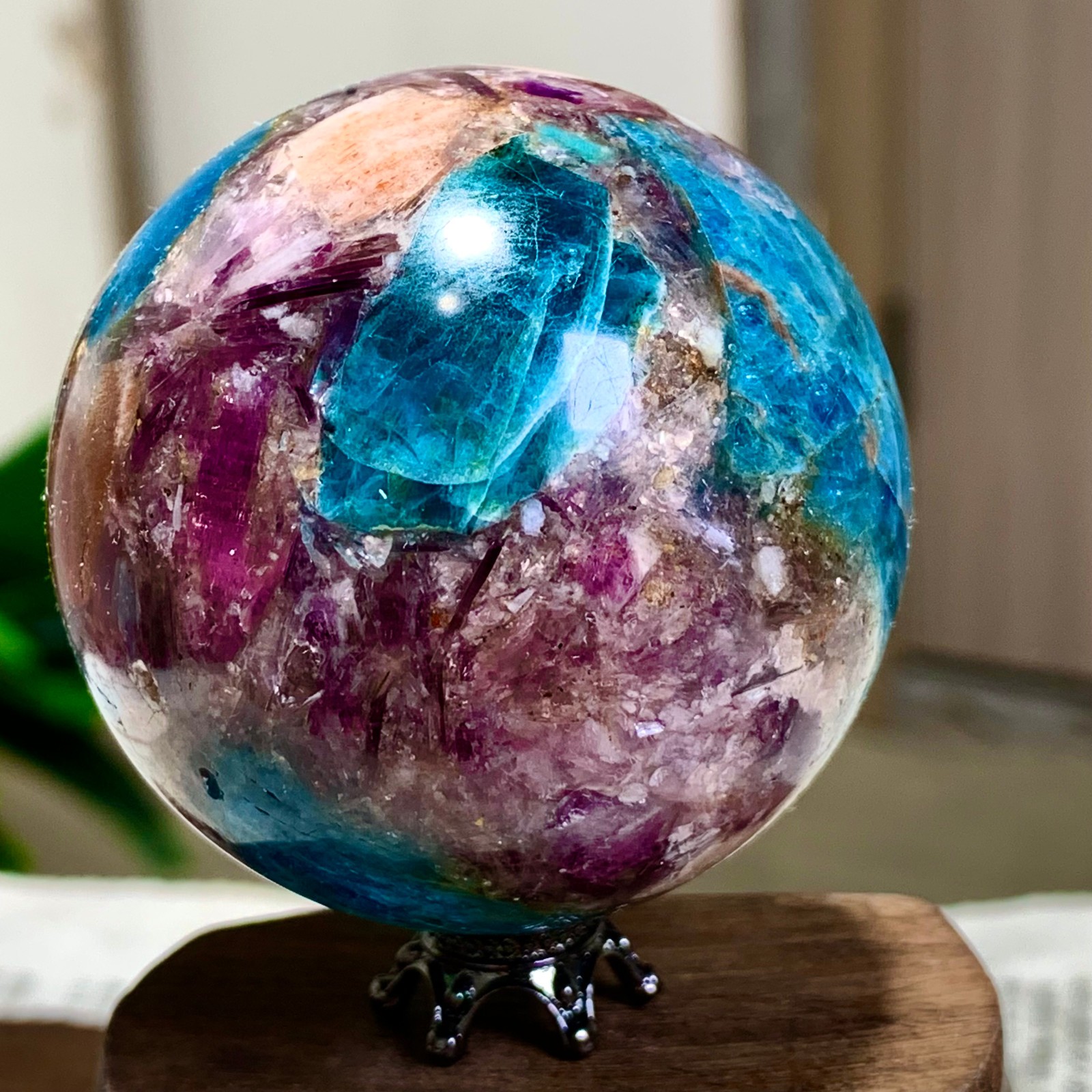 190G Natural Blue Aptite +Sun Stone purple lepidolite Sphere mineral sample