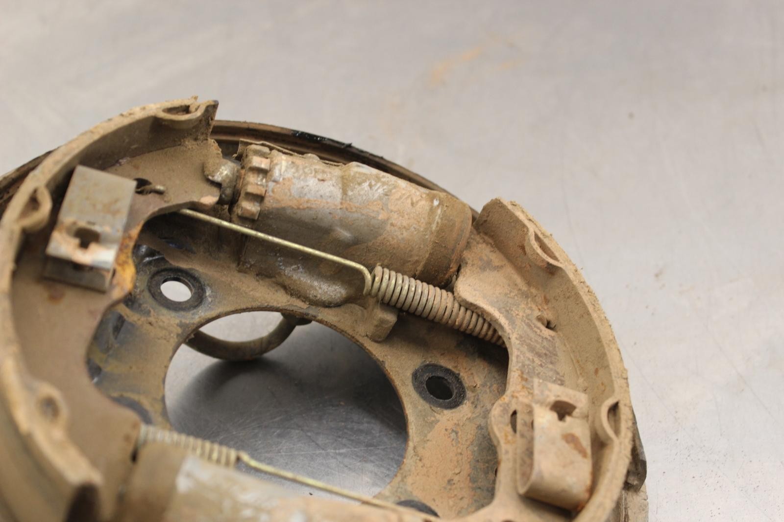 1986 Honda FourTrax 350 TRX350 4x4 RIGHT FRONT BRAKE DRUM O901