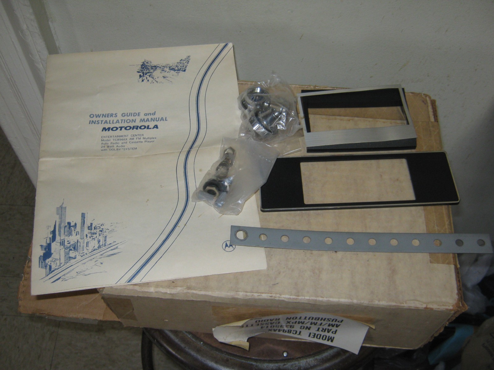 Motorola Car Stereo am fm Cassette TC894AX AM FM vintage old school with box