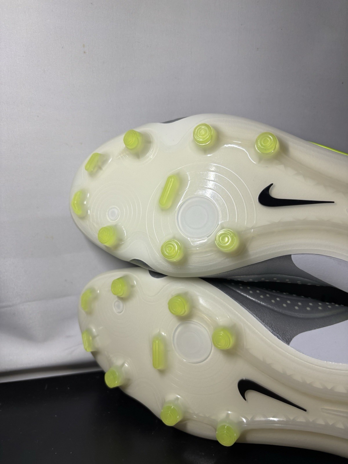 Nike Tiempo Legend 10 Elite FG Pro Soccer Cleats HF8980-001 Men's Size 8.5