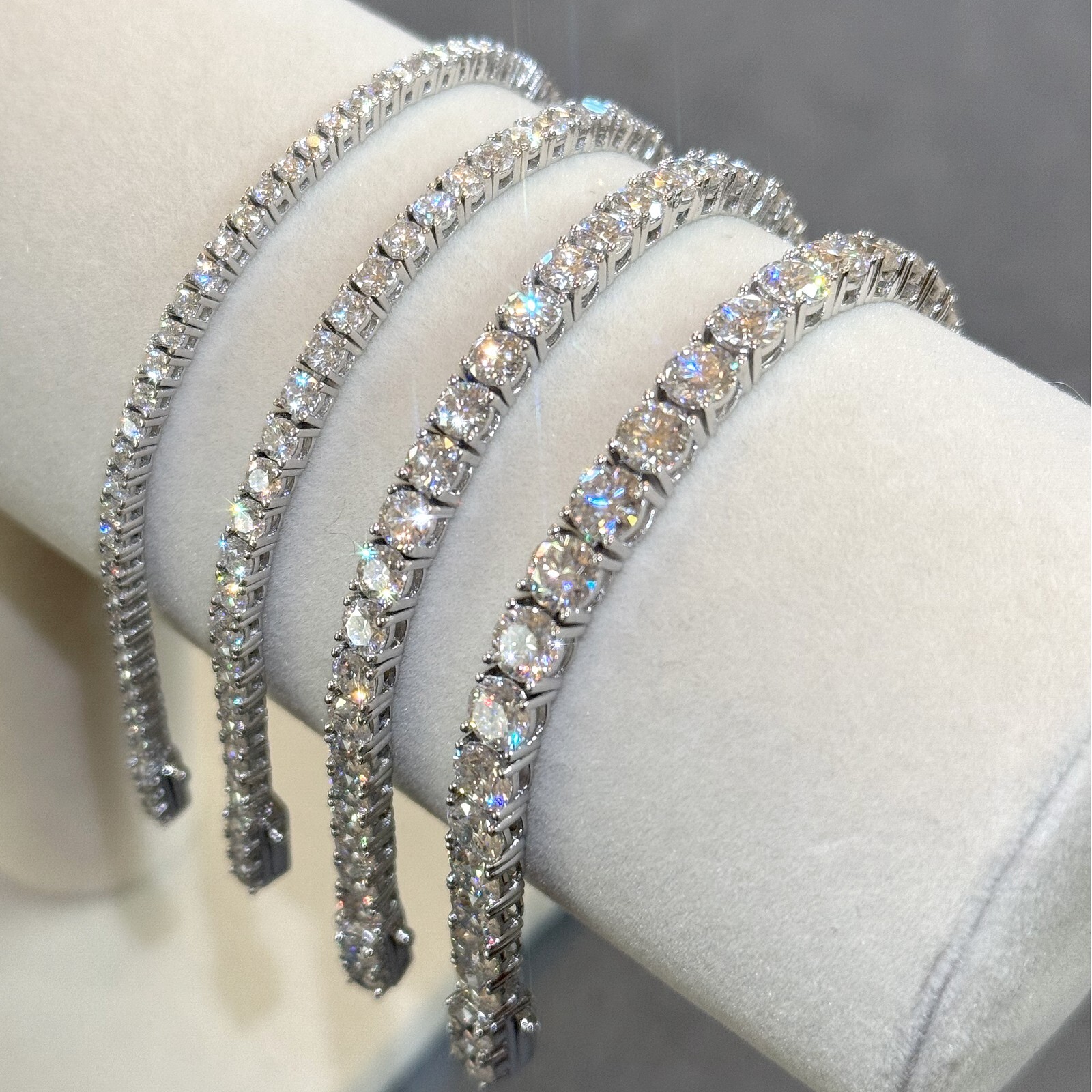 VVS1 Certified Moissanite Tennis Bracelet in 925 Silver