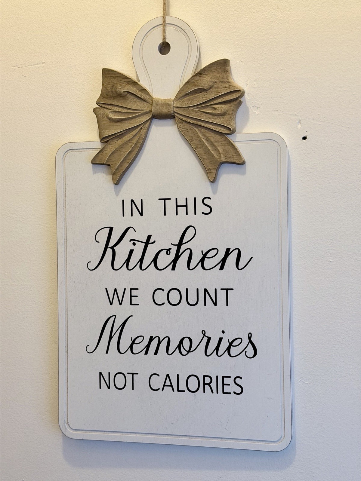 White Wooden Cutting Board W/ Bow Farmhouse-Style Kitchen Wall Decor