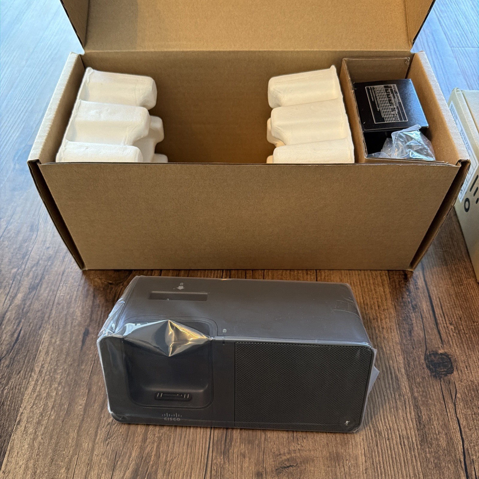 Cisco CP-8821 Wireless VoIP Phone w/ Charging Cable, Battery & DeskBase OPEN BOX