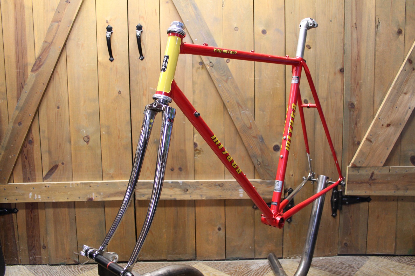 1985 PRO-MIYATA Frameset 57cm Road Bicycle Vintage Crmo Triple Butted