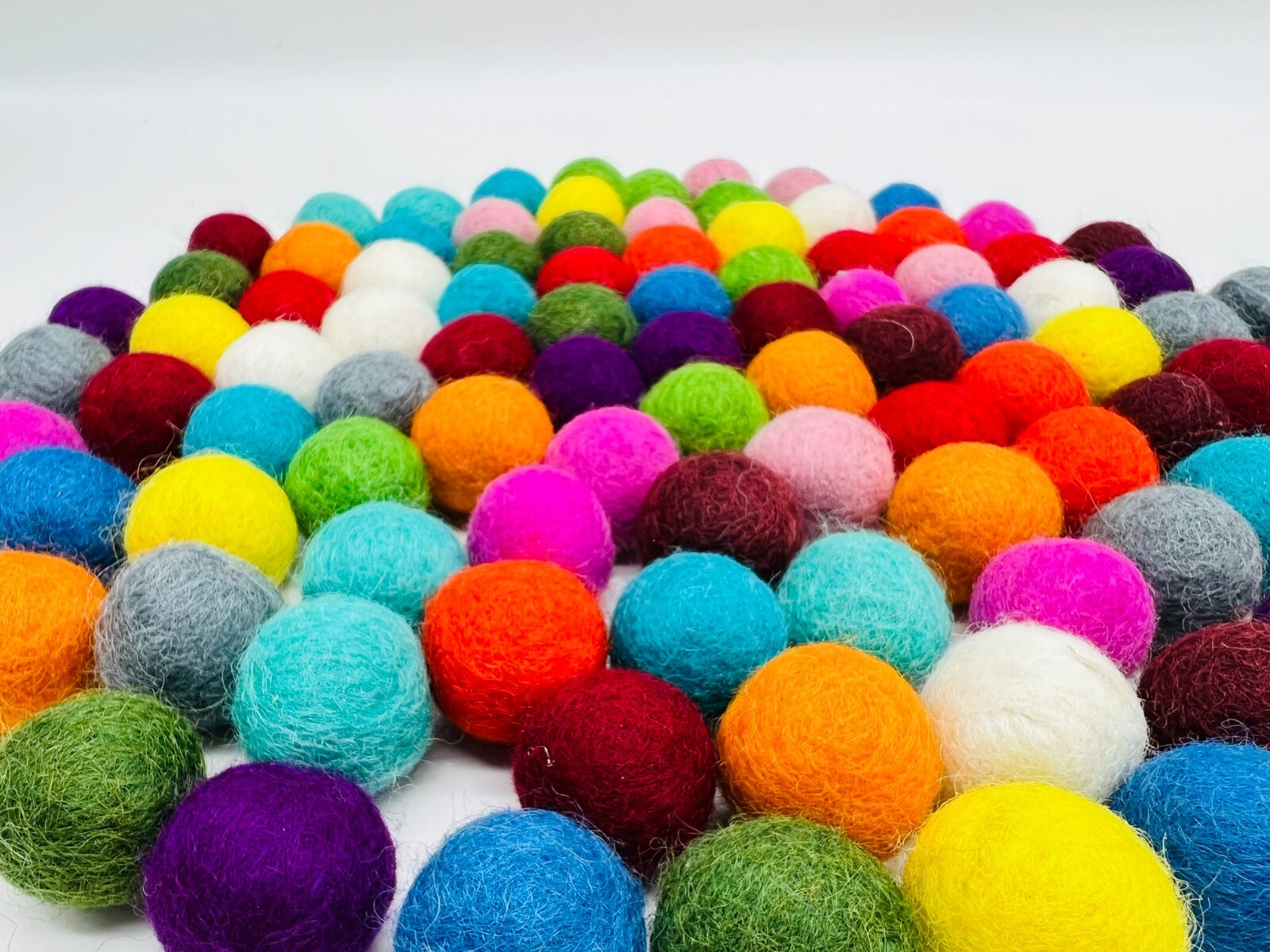 100 Pcs Mixed Colors Natural Felt Balls. 100% Wool Handcrafted 2.0 cm Wholesale