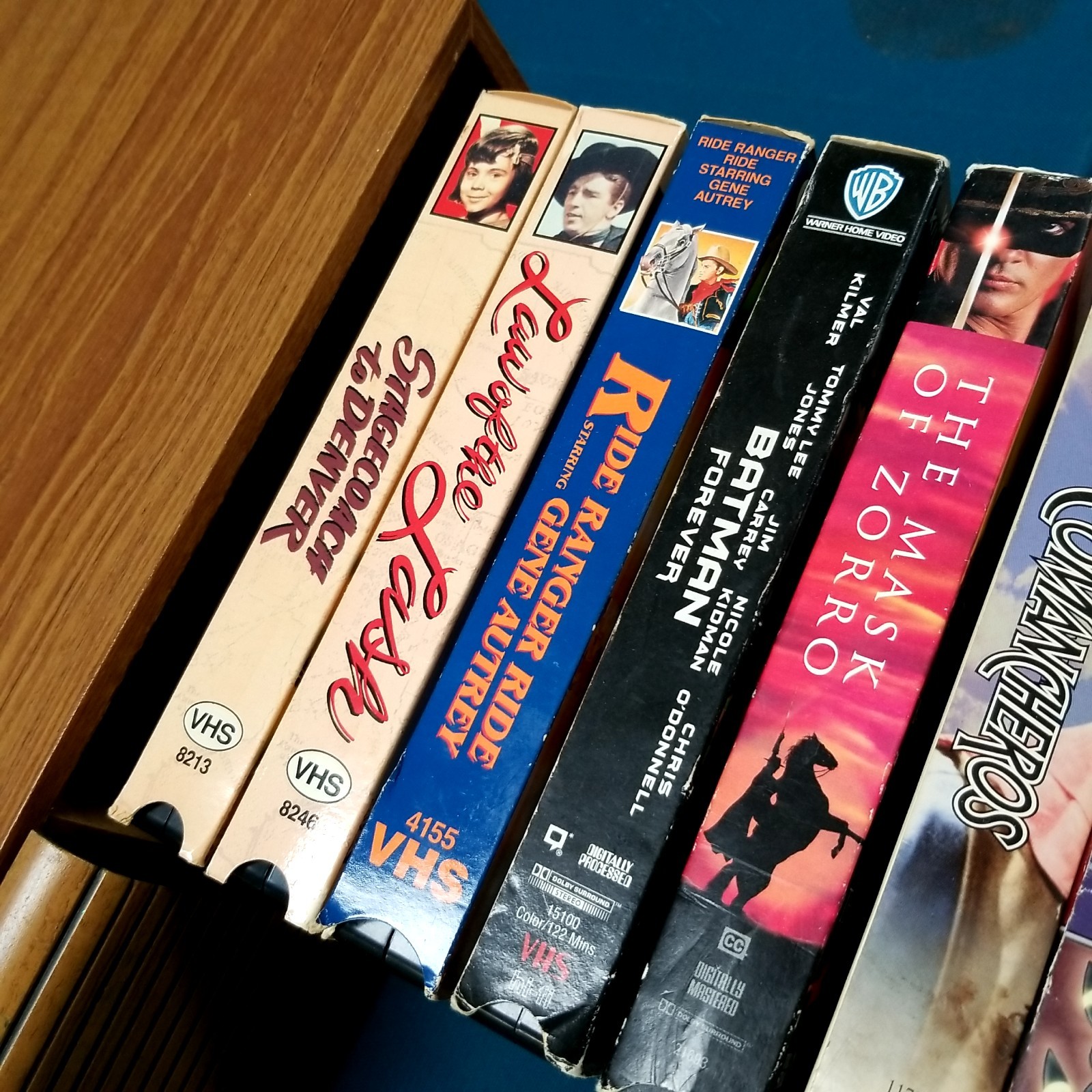 Vtg Faux Wood Grain 2 Drawer VHS Tape Storage Case W/ Tapes Creepshow 2 Zoro